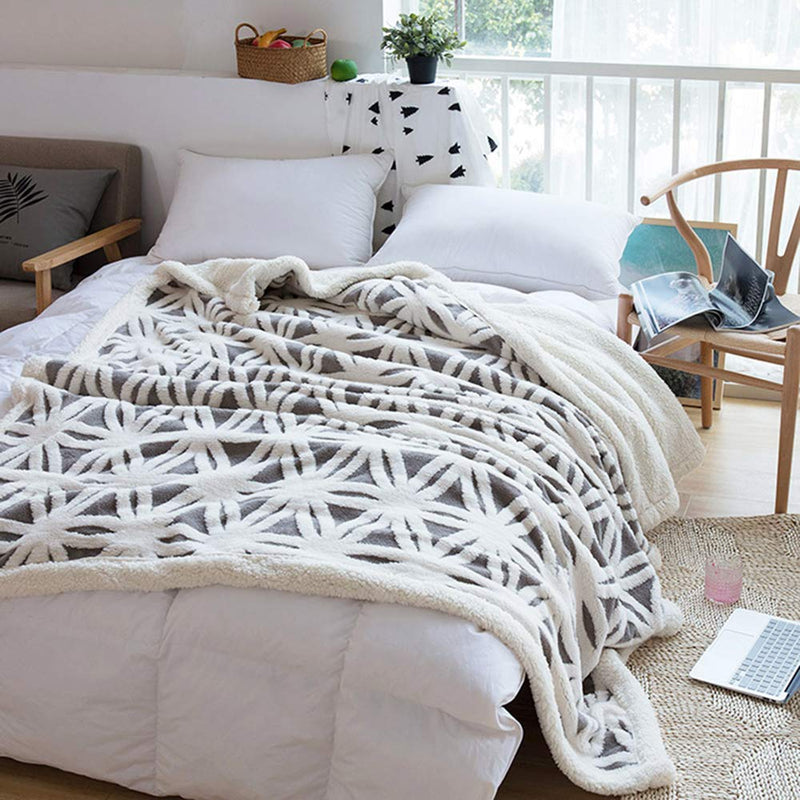 LOMAO Sherpa Fleece Blanket Fuzzy Soft Throw Blanket Dual Sided Blanket for Couch Sofa Bed(Grey,40